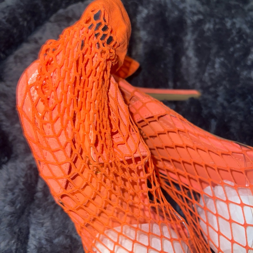 🆕 Pointed Mesh Sock Pumps RUNS SMALL - Picture 2 of 6